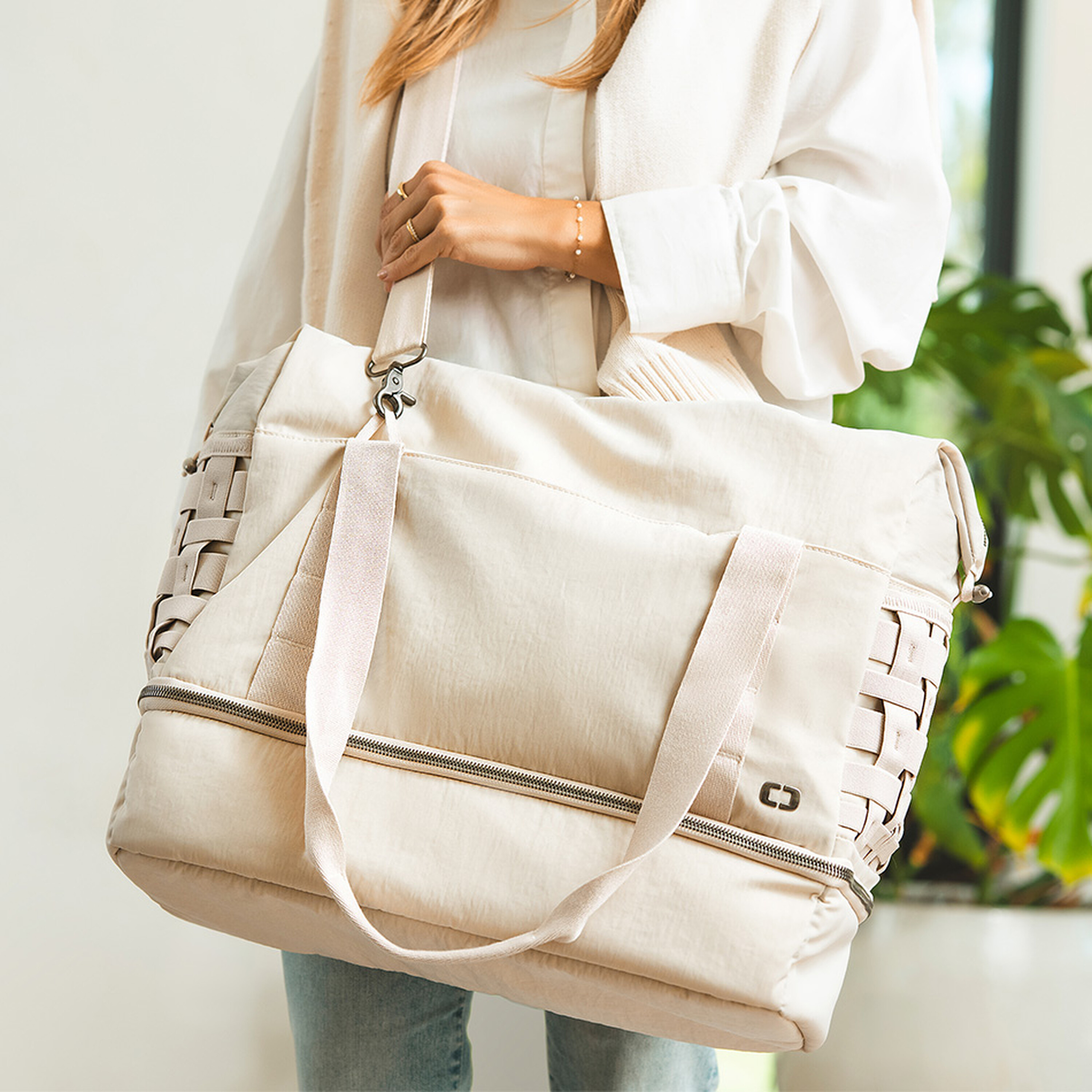 Rise Weekender Bag image 2