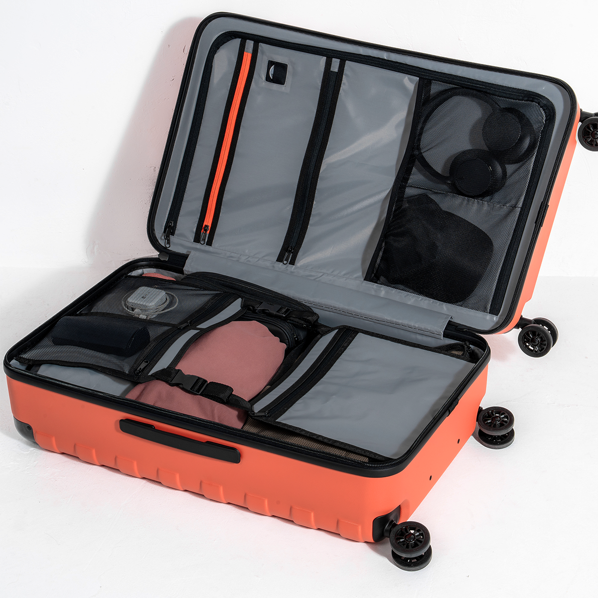 RENEGADE VAULT CHECKED BAG image 2