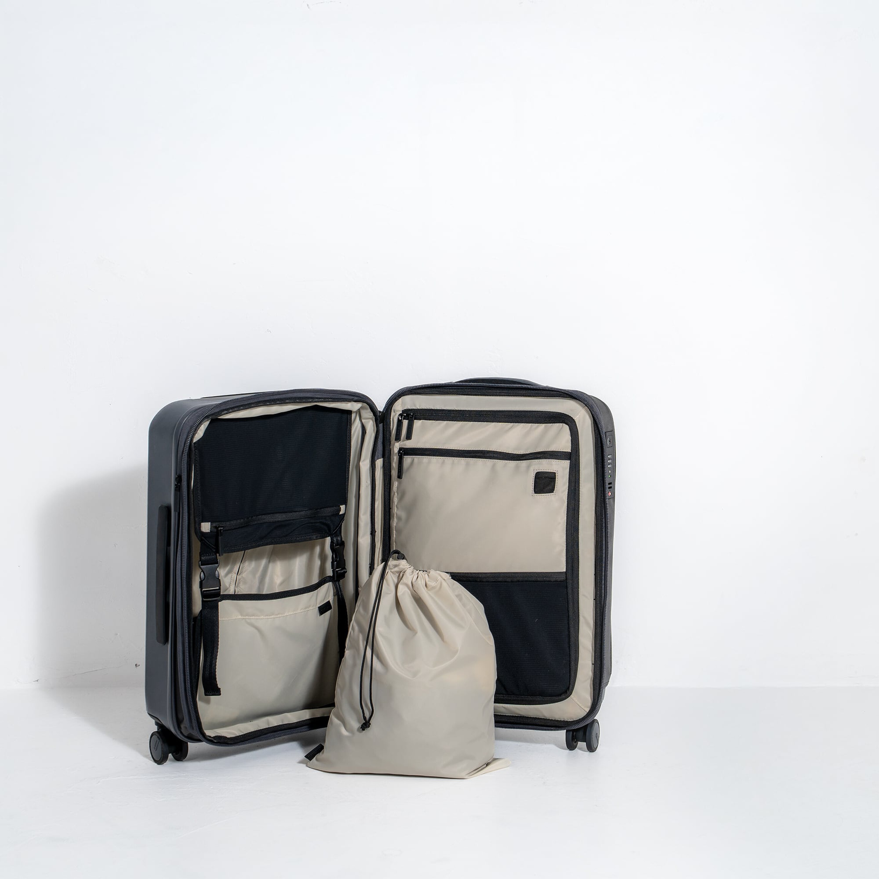 Pace Pro Hybrid Carry-on image 5
