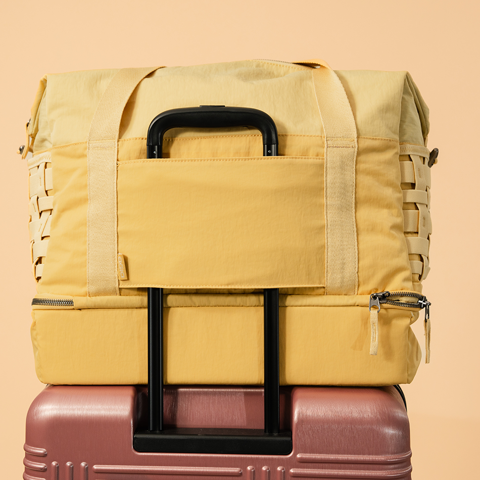 Rise Weekender Bag image 9