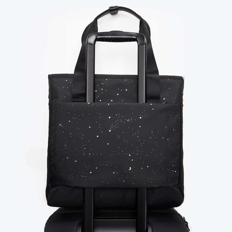 XIX Tote 18 image 7