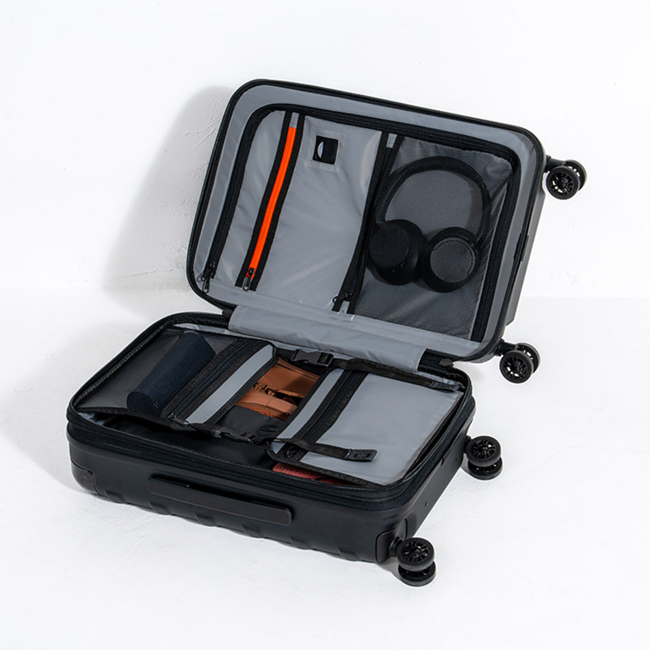 RENEGADE VAULT CARRY-ON BAG image 3