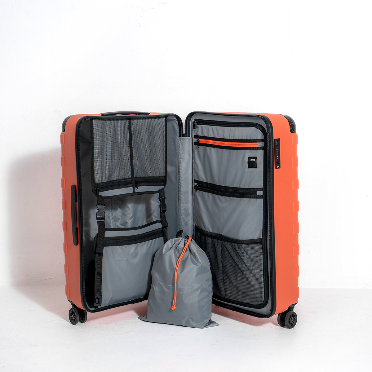 RENEGADE VAULT CHECKED BAG image 5