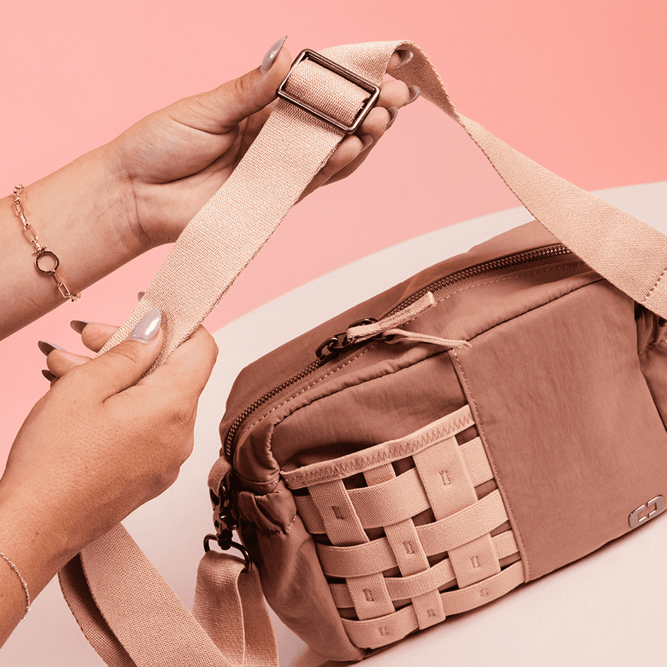 Rise Crossbody image 5