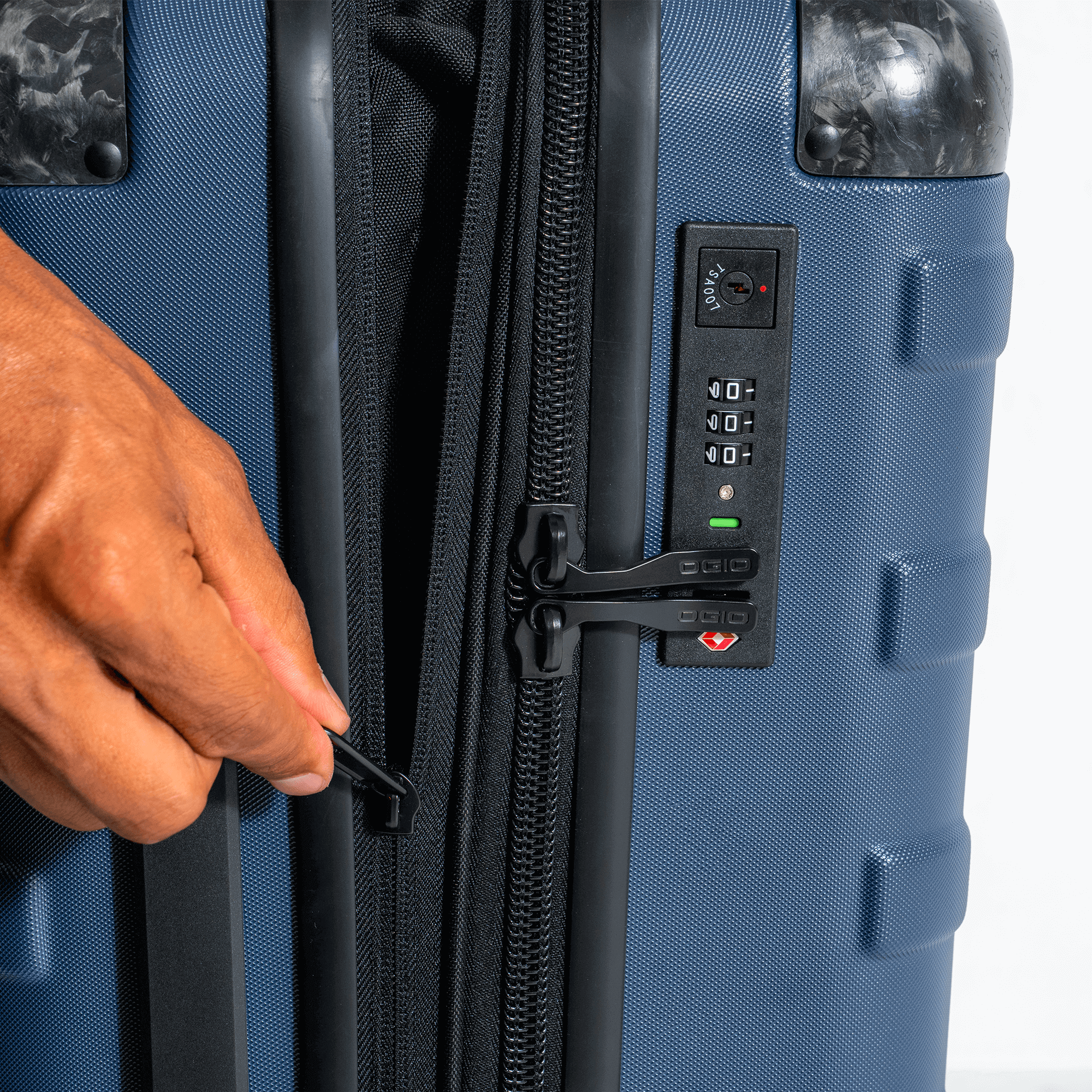 RENEGADE VAULT CARRY-ON BAG image 4