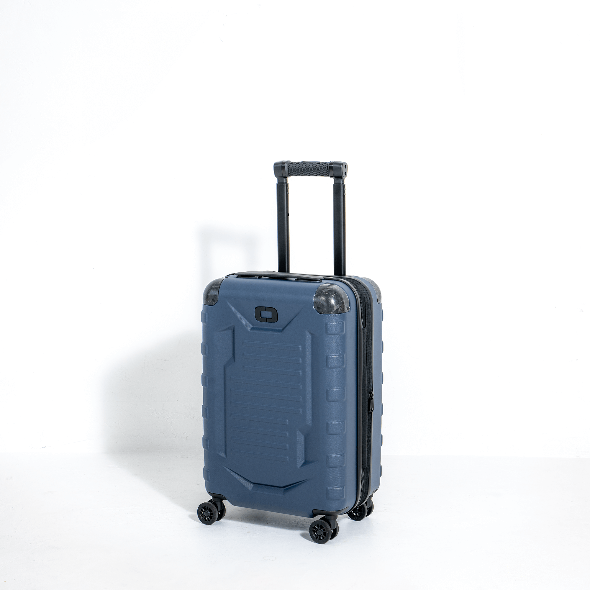 RENEGADE VAULT CARRY-ON BAG image 6