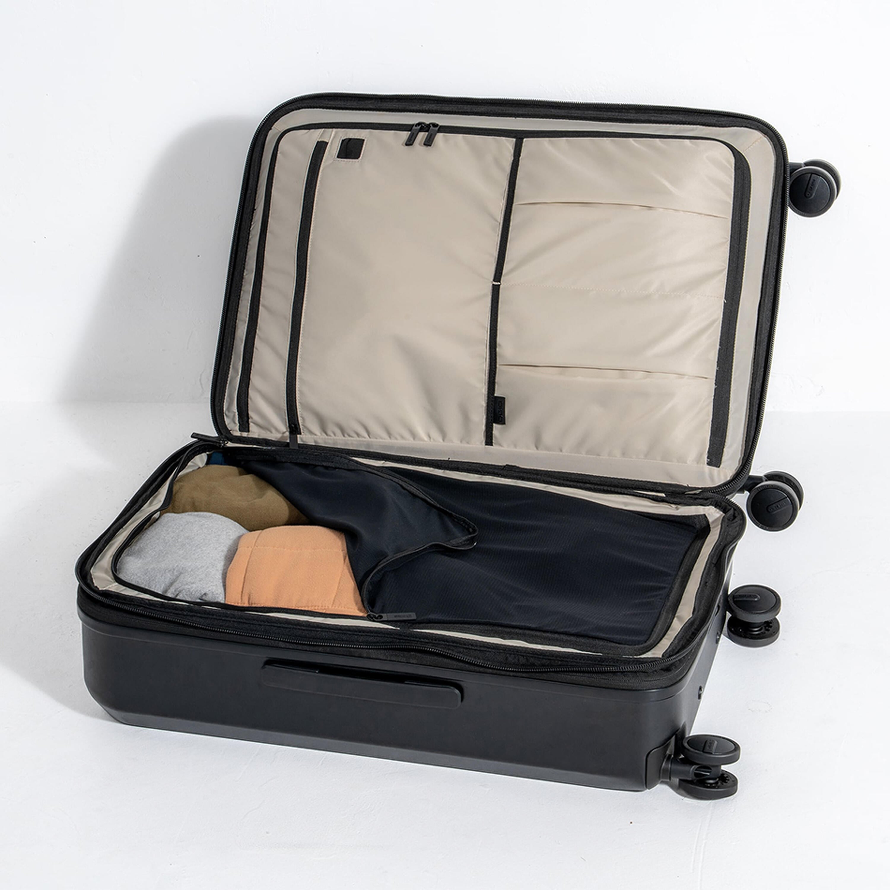 Pace Pro Luggage Set