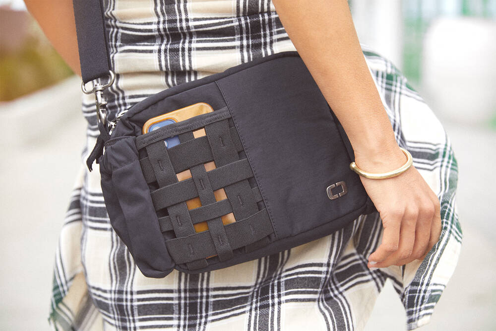 rise-secondary-1800x1200-crossbody